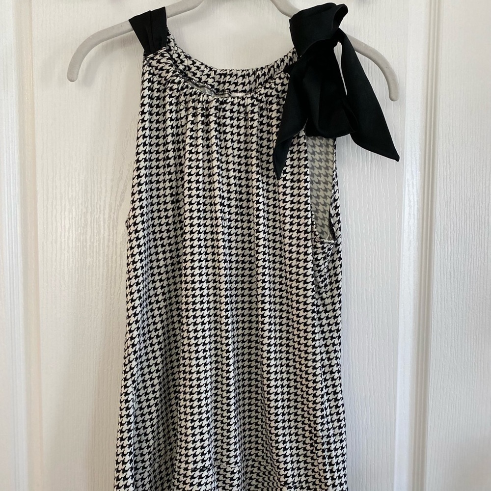 💕Merona Black &‎ White Pattern Sleeveless Top Large